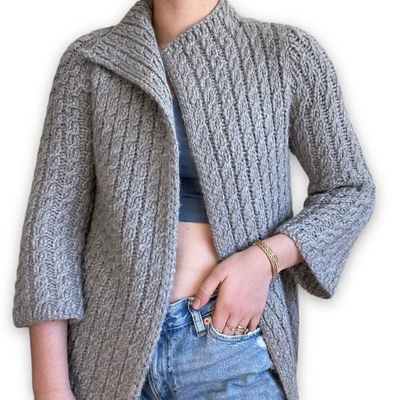 Hand Knit Womens Light Gray Chunky Cable Knit 100% Alpaca Ultra Soft Cardigan - Picture 5 of 8